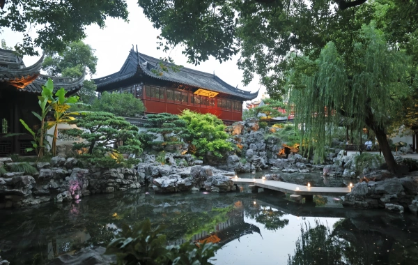 Yuyuan Garden: The lingering charm of the Ming and Qing Dynasties in Jiangnan and the modern trend of Chinese Culture in a metropolis-3