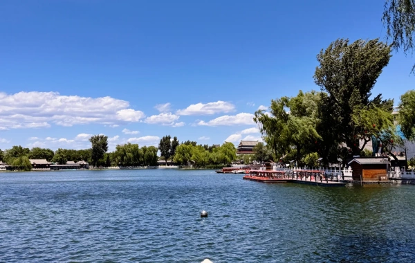 Shichahai: Eine historische Wasserstadt und eine Perle des Marktes neben der zentralen Achse von Peking-4