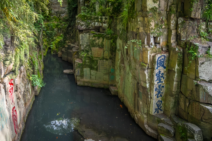 Tiger Hill: A Journey Through a Scenic Spot in Wuzhong with an Ancient Pagoda and a Thousand-Year-Old Legend-3