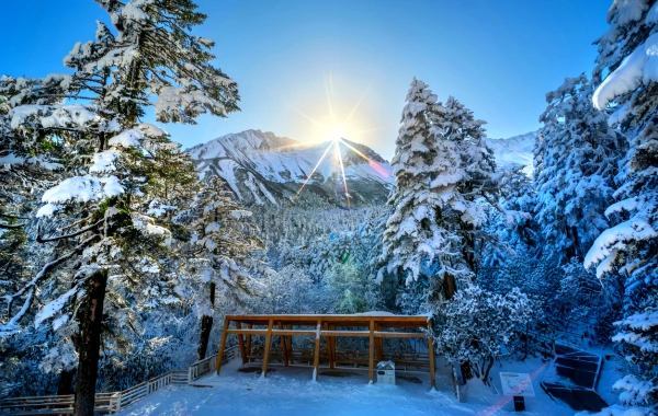 Glacier di Hailuogou: Un'era glaciale all'interno di Reach e un regno segreto delle sorgenti calde di neve-3