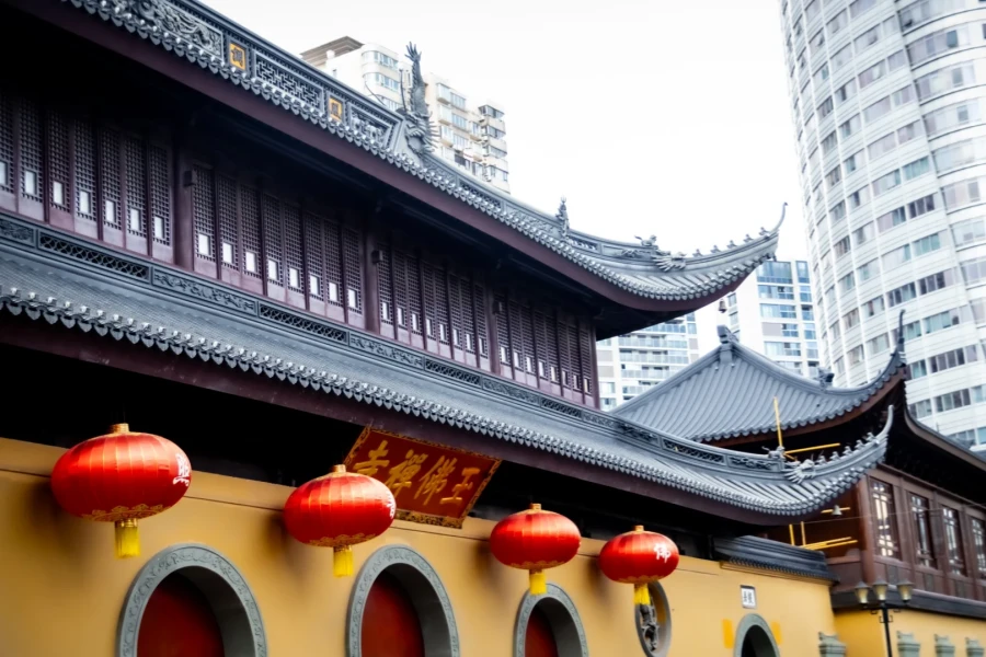 Jade Buddha Temple: A Journey to a Pure Land of White Jade in the Urban Jungle-4