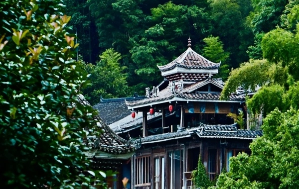 Ich bin nicht da. Dorf: Eine immersive Reise in das geheime Reich des Dong-Volks und ihres Millenniums immateriellen Kulturerbe-2