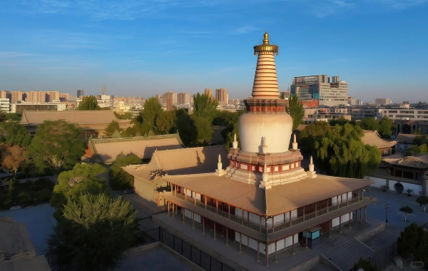 Buda gigante Templo: Un viaje a través de un milenio de radiación budista y la maravilla del Buda Reclinante en la Ruta de la Seda-4