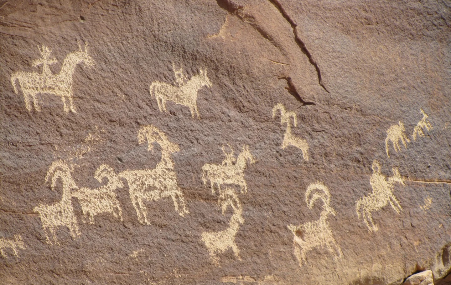 Helan Mountain Rock Carvings: Un viaje a través de una piedra Epic Spanning Diez Mil Años-2