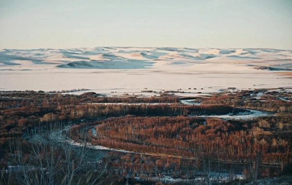 Водно-болотные угодья Эргуна: Путешествие в «Азиатскую водно-болотную угодье» — вырезано рекой Виндинг Ген-2