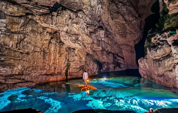 Cueva de Huanglong:Una aventura a la 