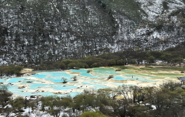 Huanglong:A Kaleidoscopio Viaje de Millennia-Old Travertine a un 