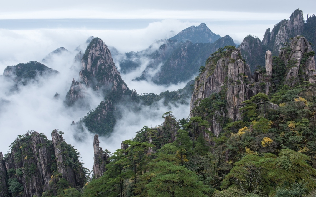 일 1: 산 황 도착
