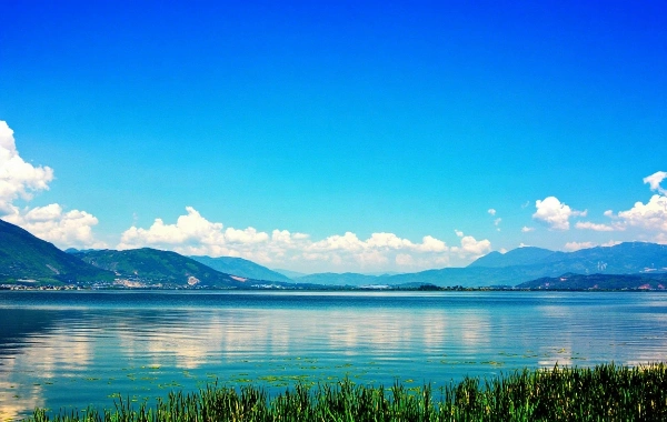 Dali Erhai Lake Scenic Loop Private Day Tour