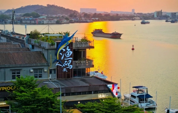 (كورني) من (أولد ريفر بنك) الصناعي إلى (نيو آرتيست واترف)