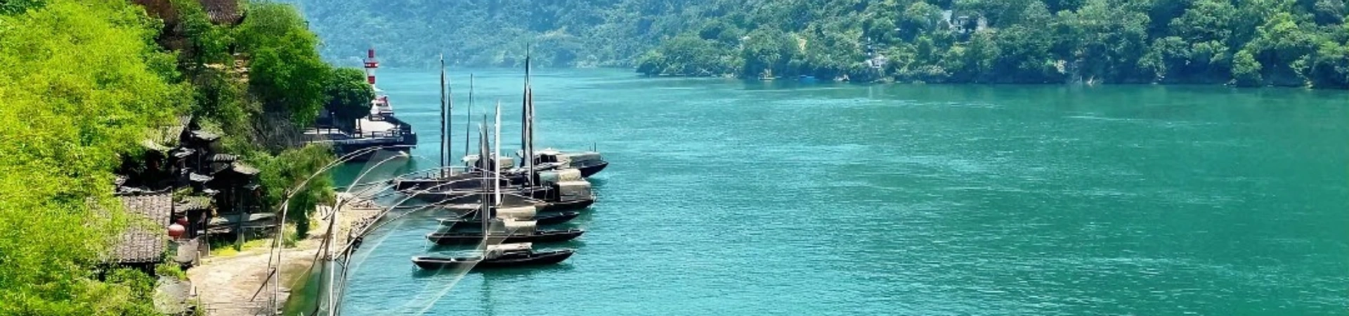 Три ущелья - живописная местность