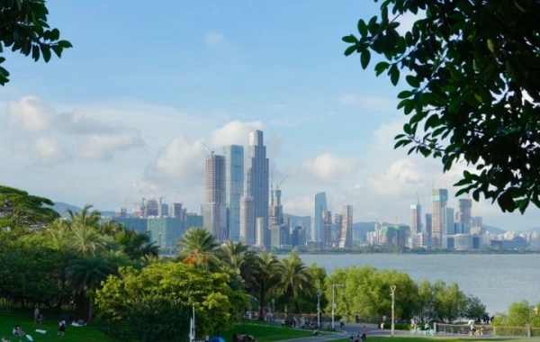 Day 1: Arrive in Shenzhen – Free Time